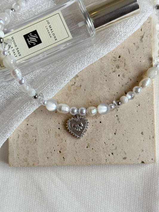 Mia necklace