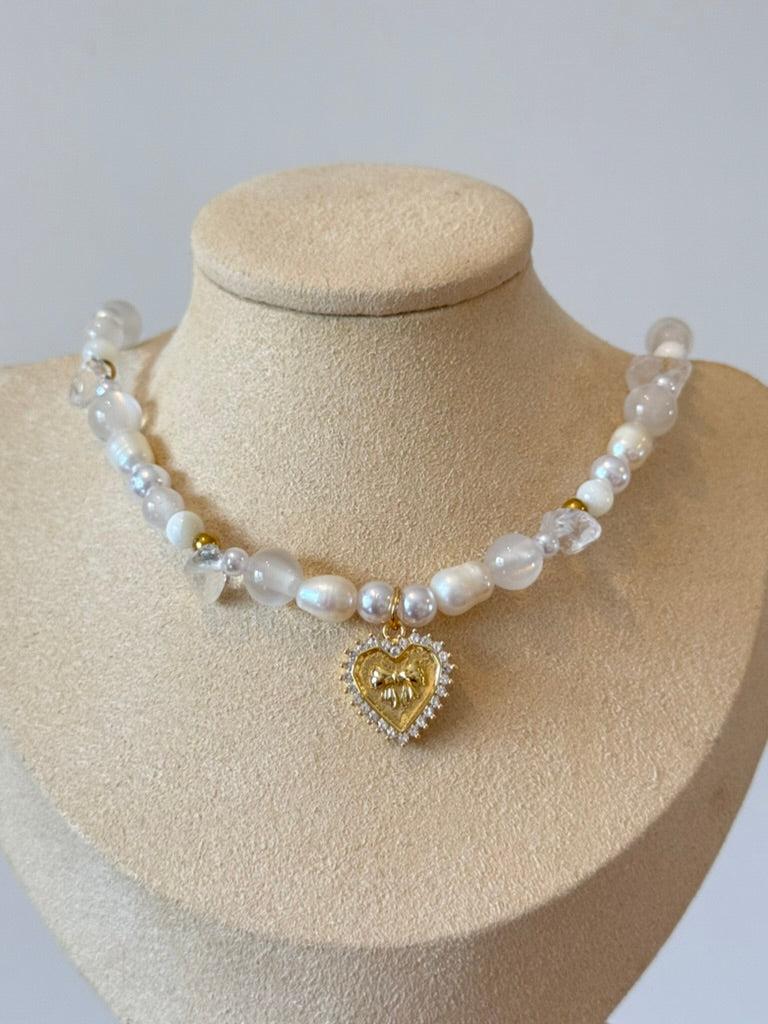Mia necklace