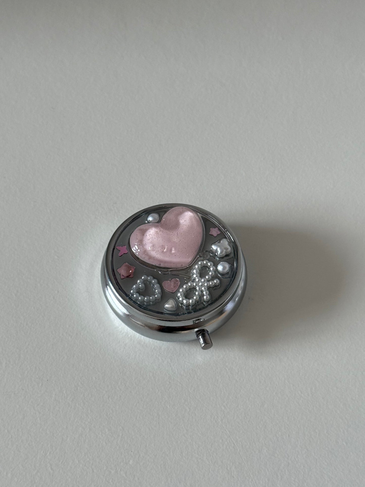 mini resin pill case (circular)