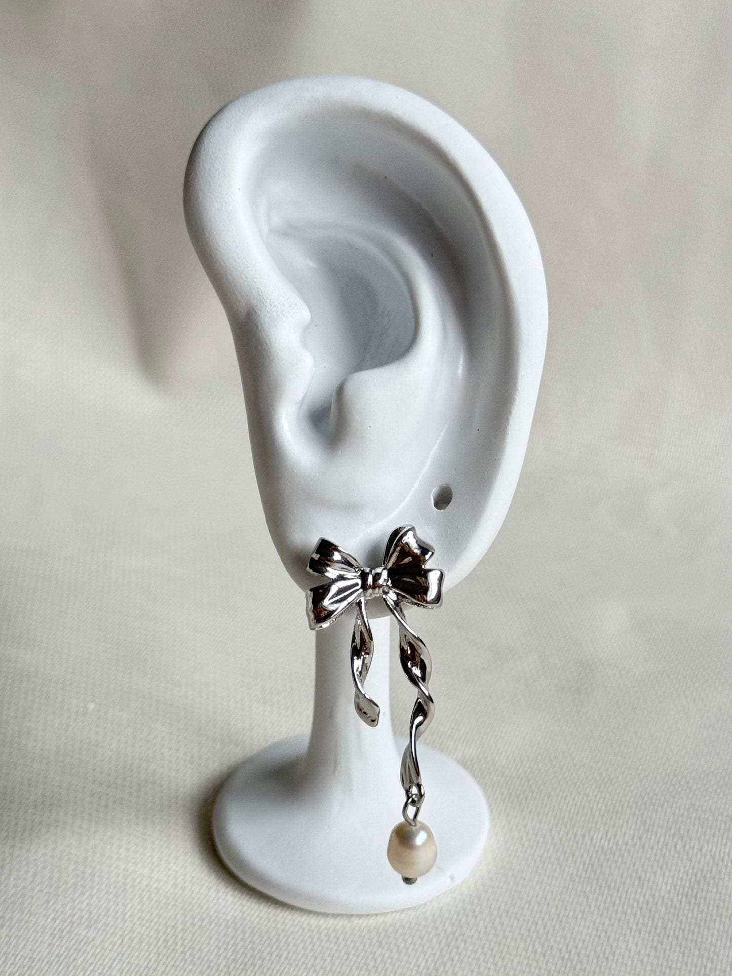 vivienne ribbon studs