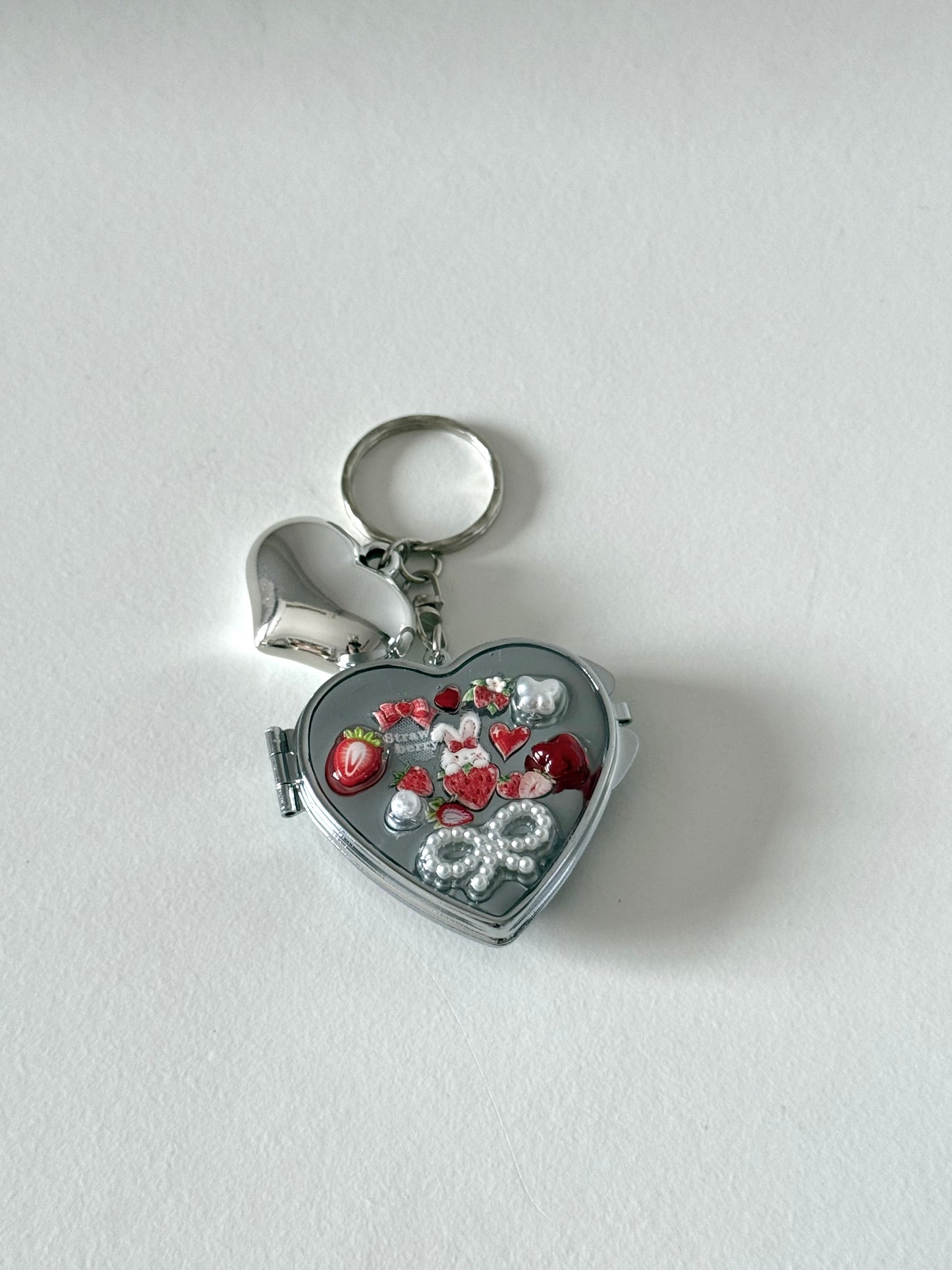 'strawberry land' resin compact mirror [03]