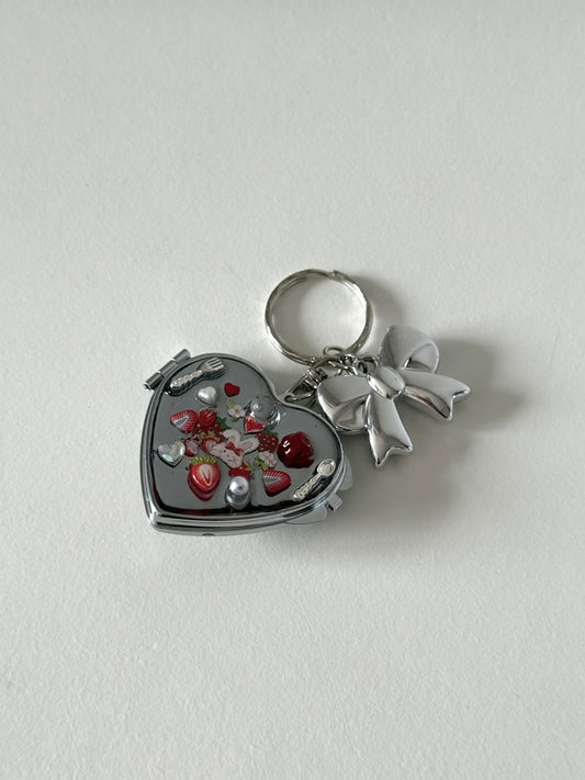 'strawberry land' resin compact mirror [05]