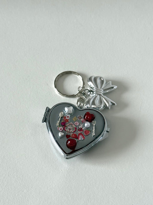 'strawberry land' resin compact mirror [06]