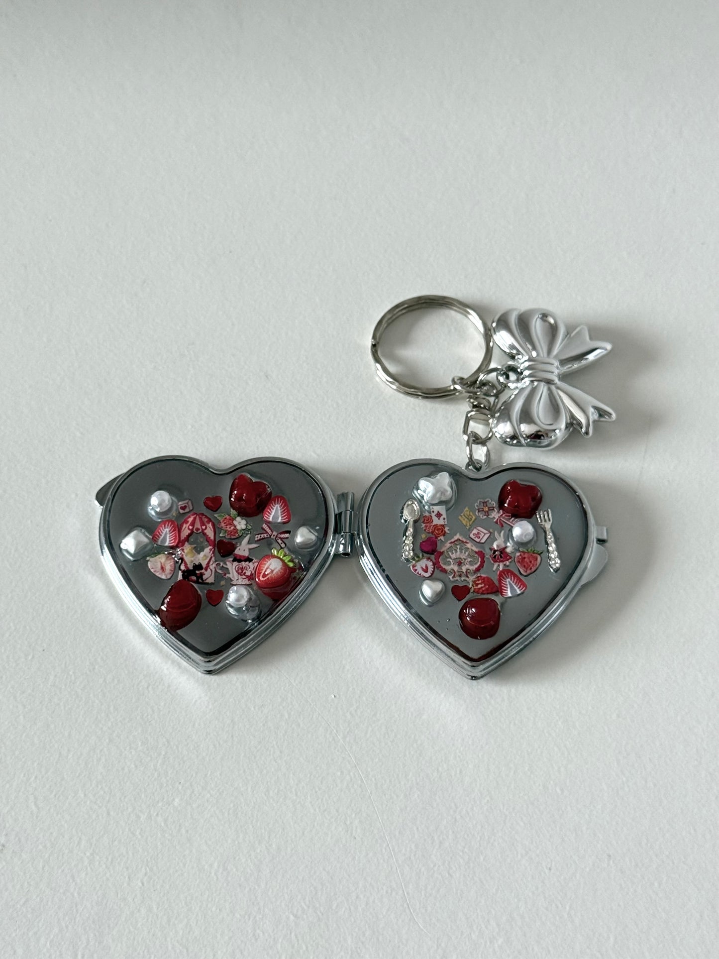 'strawberry land' resin compact mirror [06]