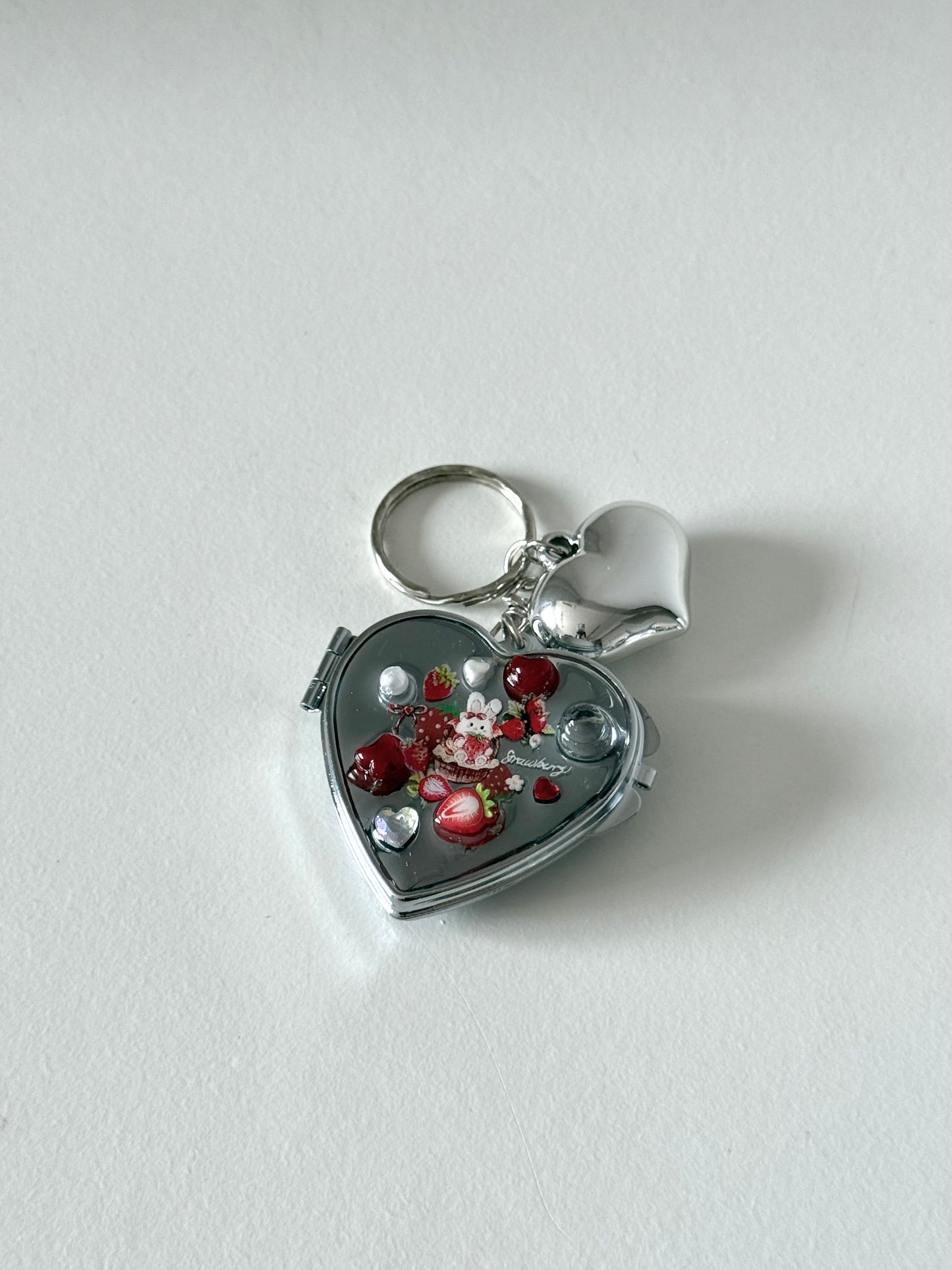 'strawberry land' resin compact mirror [07]