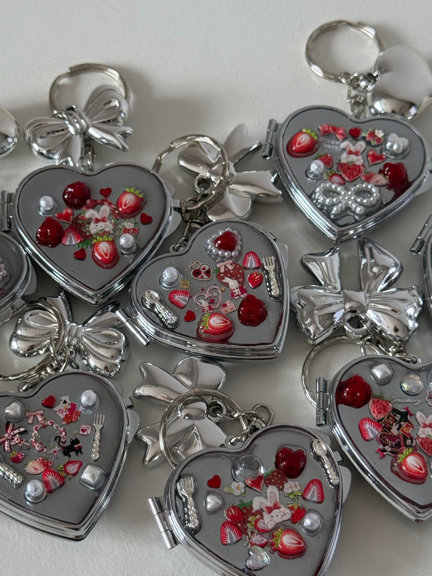 'strawberry land' resin compact mirror [07]