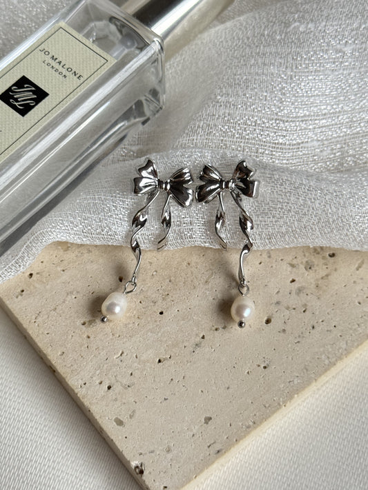 vivienne ribbon studs