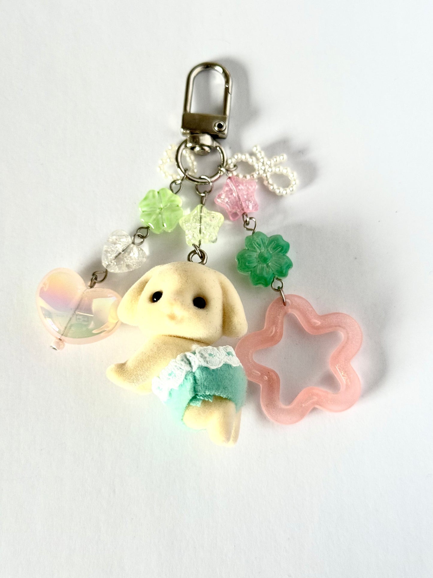sylvanian families keyring (alpaca & flora bunny)