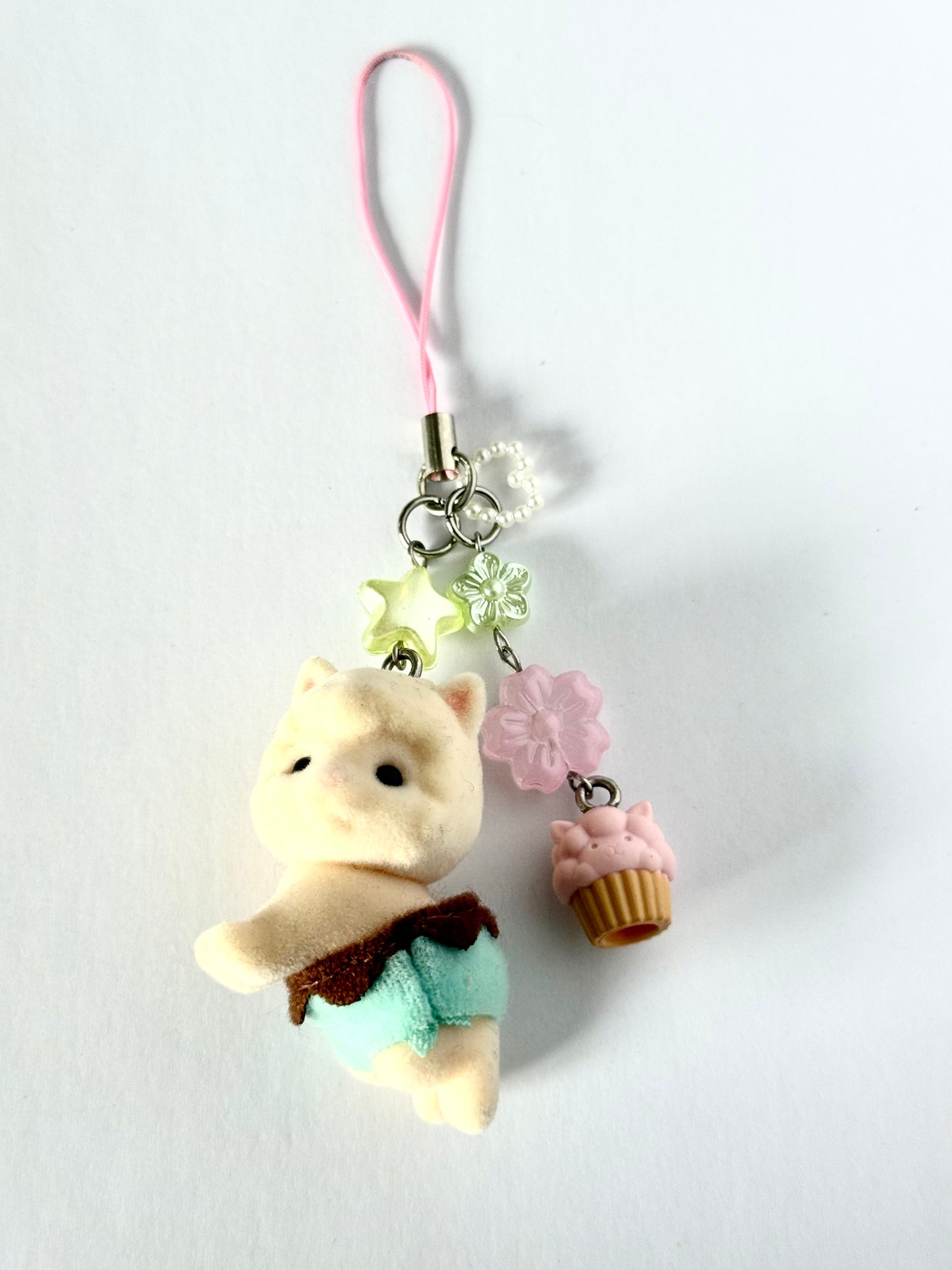 sylvanian families keyring (alpaca & flora bunny)