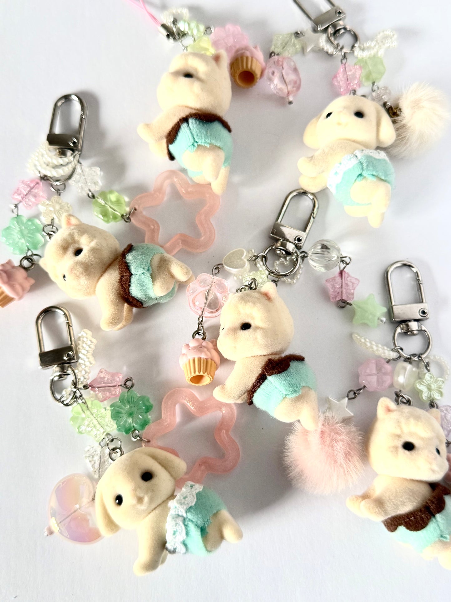 sylvanian families keyring (alpaca & flora bunny)